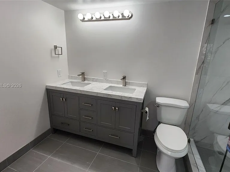 2403 Antigua Cir #L2 — Photo 13