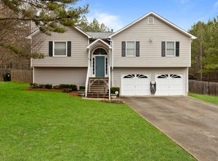 8 Silverthorne Trl, Douglasville, GA 30134