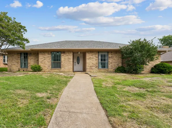 1949 Chesham Dr, Carrollton, TX 75007