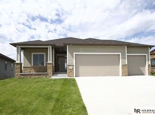 9201 Blacksmith Rd, Lincoln, NE 68507
