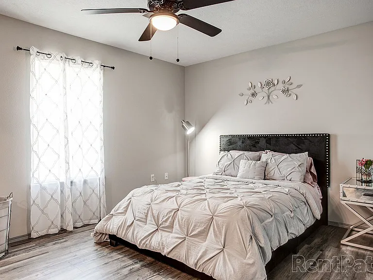 South Valley Apartments — Photo 40