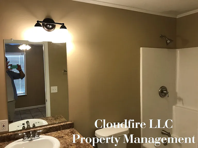 201 James Cir — Photo 8