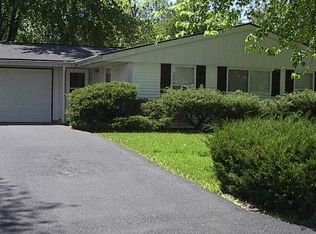 2809 Maplewood Dr, Champaign, IL 61821