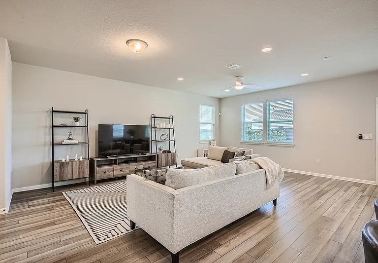 9604 Dawn Pearl Dr — Photo 2