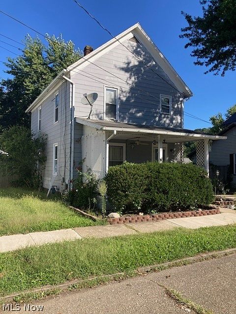 1st image of 134 8th St NE