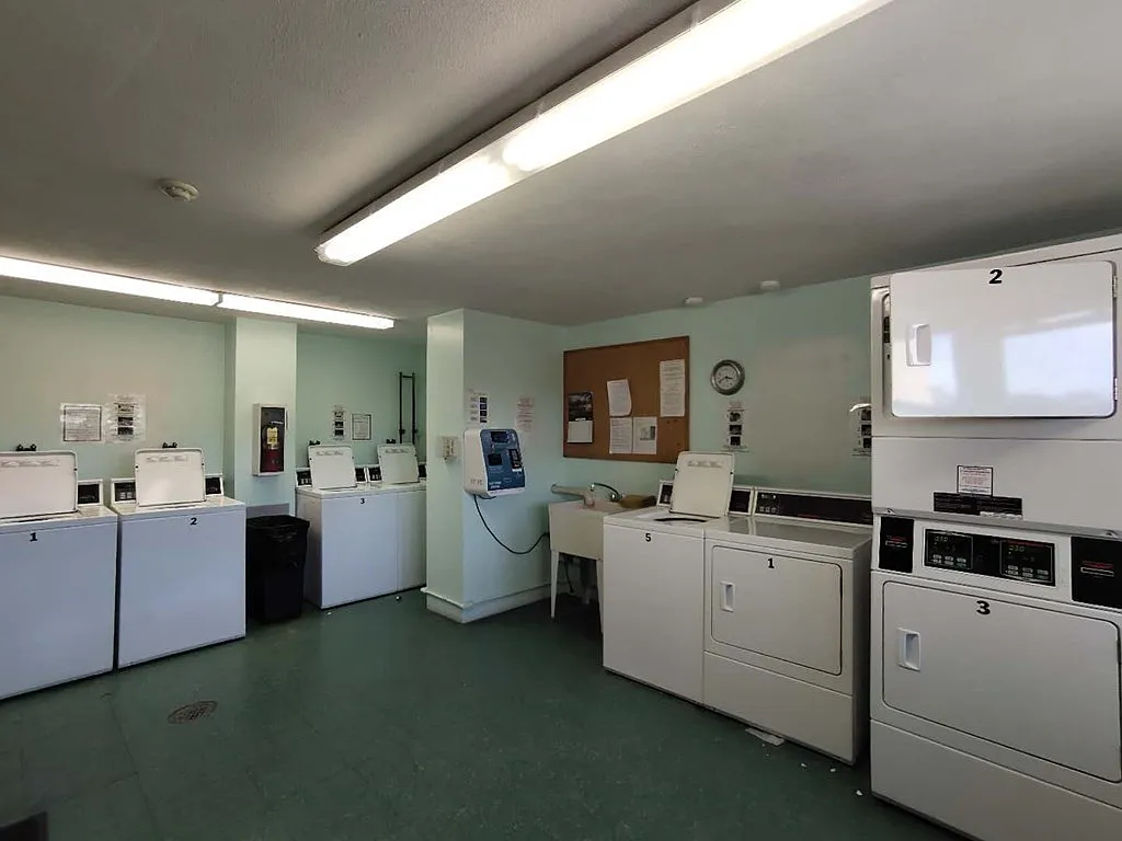 Studio, 413 sqft, $1,800 — Photo 2