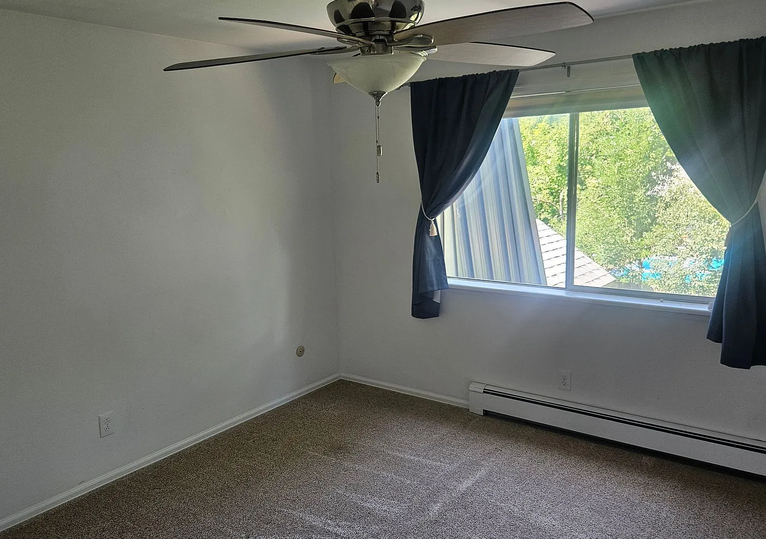 Cute 2 Bedroom In Midtown — Photo 3