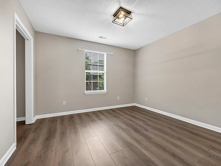 103 Walnut Grove Cir — Photo 15