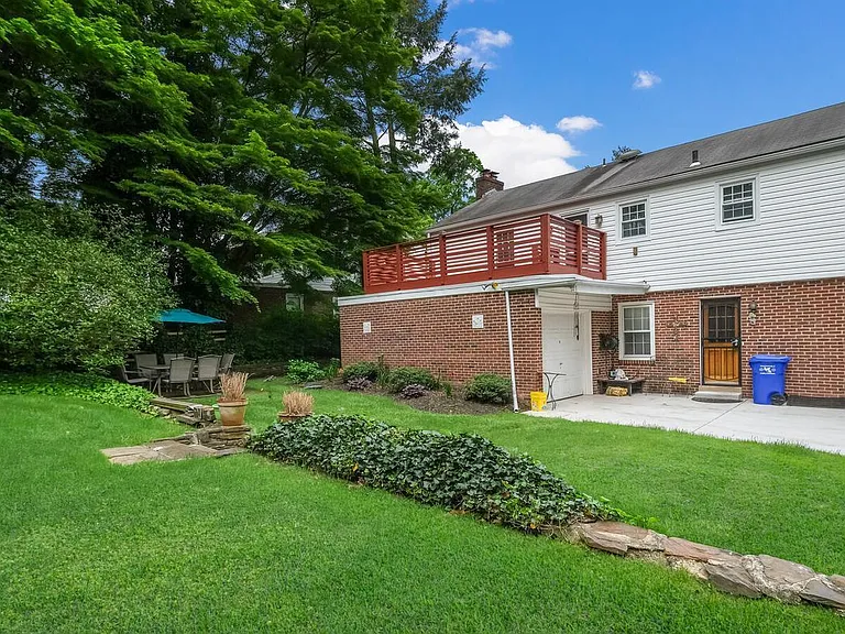 646 Green Briar Rd — Photo 24