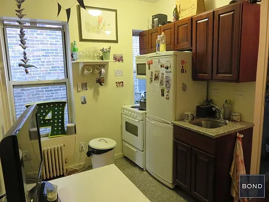 Rented by Bond New York | media 65