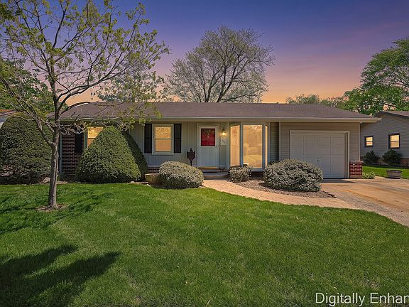 3rd image of 1057 Cedar Ln
