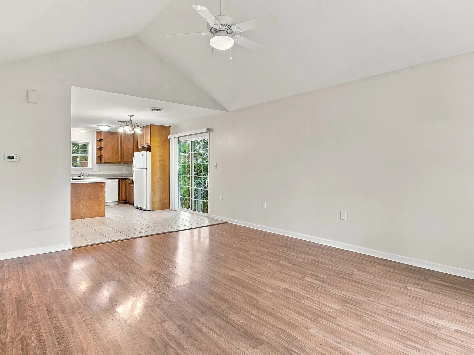 2 bed, 924 sqft, $1,250 — Photo 4
