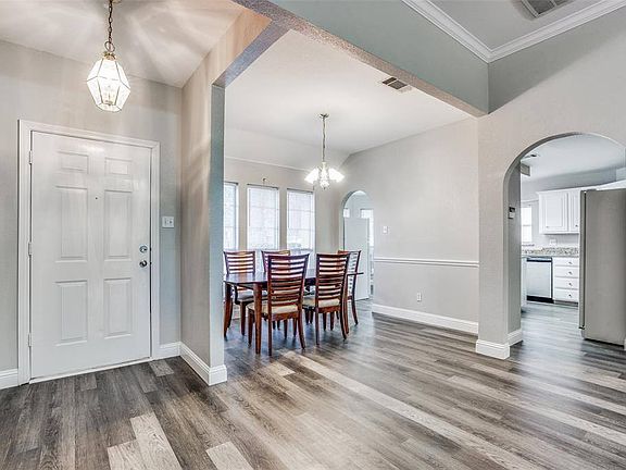 4th image of 4716 Shorewood Dr