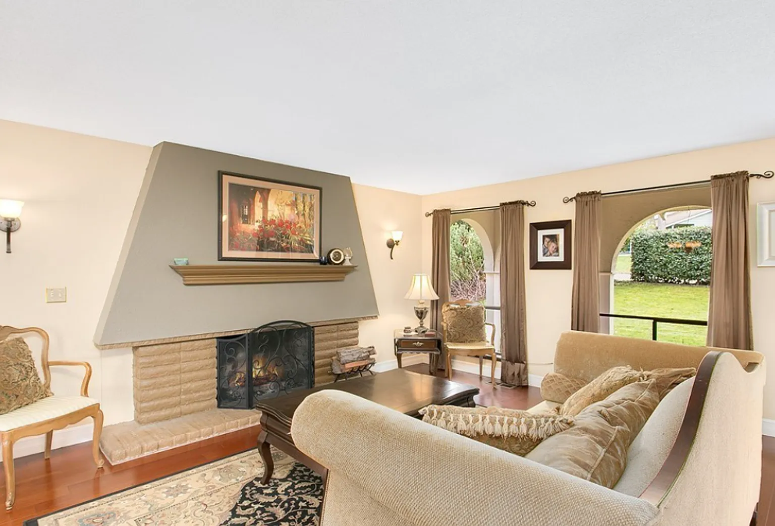 Live Comfortably in Federal Way 4-Bedroom Home Near Golf, Shops & Transit — Photo 3