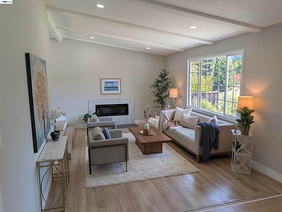 2nd image of 2782 Canyon Creek Dr