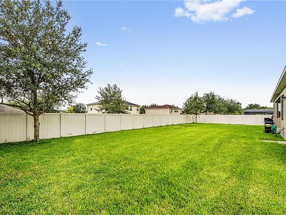4th image of 2210 Parkside Meadow Dr