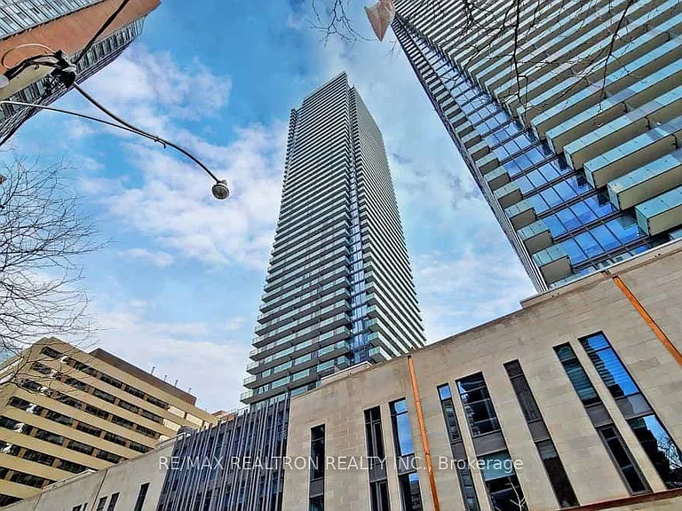 1080 Bay St #2108 — Photo 1