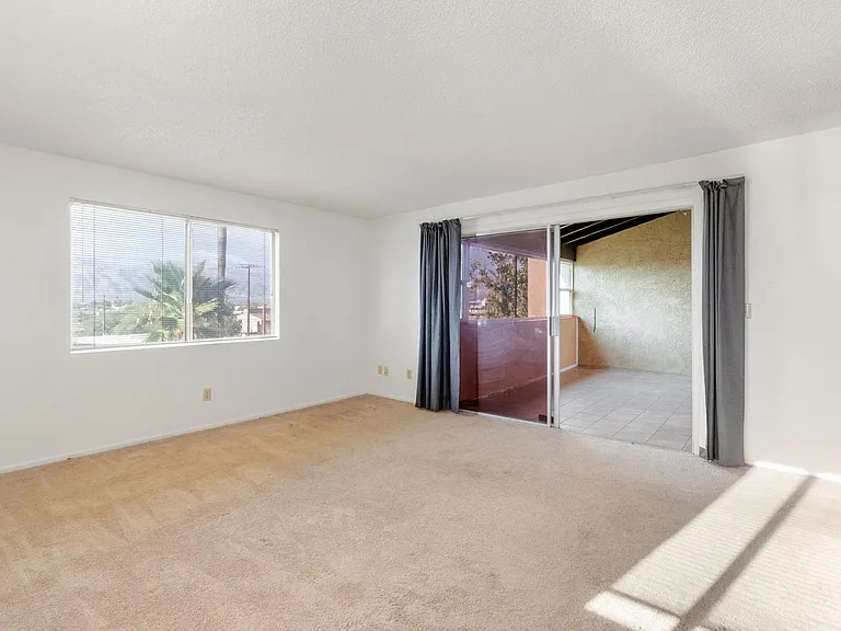 524 N Dodge Blvd — Photo 18