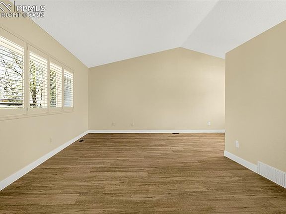 4th image of 1907 Independence Dr