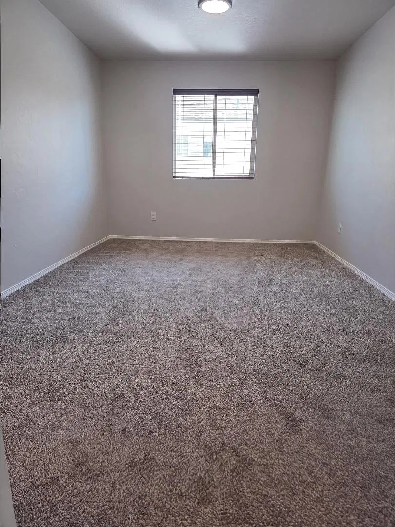 149 N Coltsfoot Ave — Photo 4