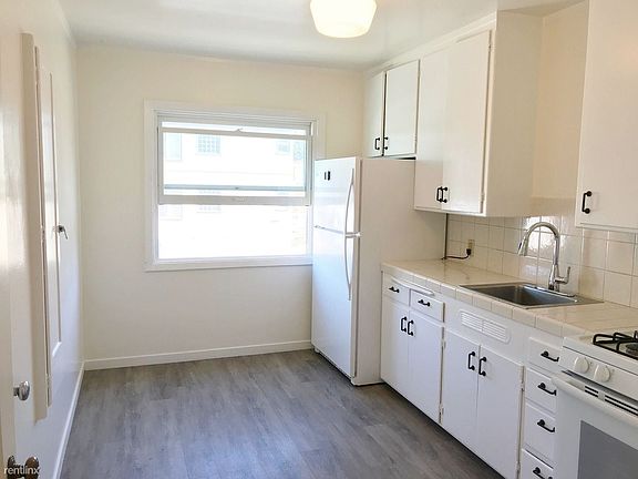 5th image of 301 Ortega St