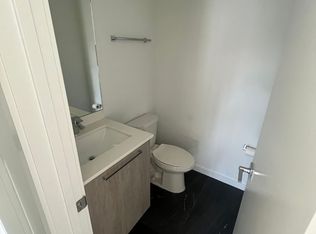 7622 N Sheridan Rd #3B, Chicago, IL 60626