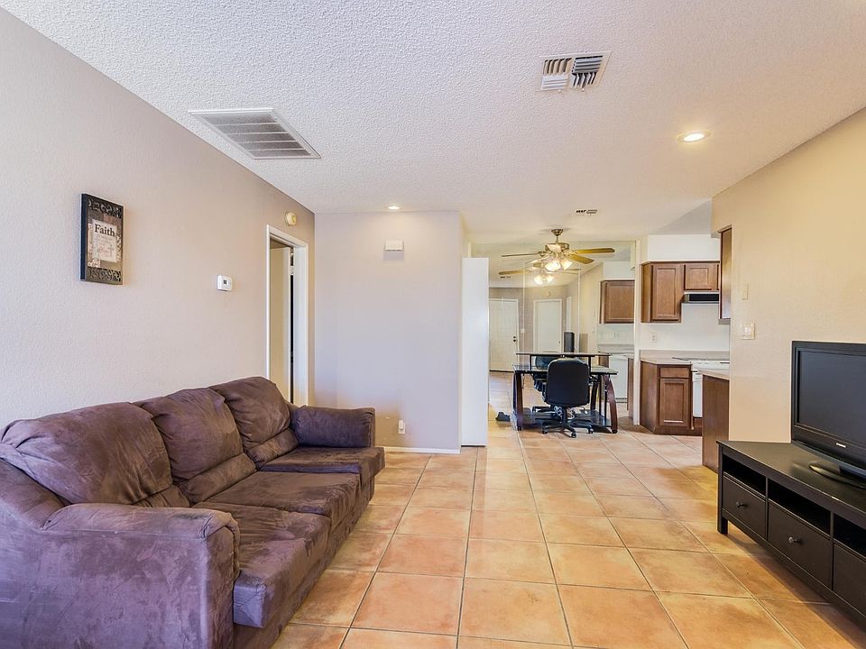 1st image of 311 W Blackhawk Dr Unit 3