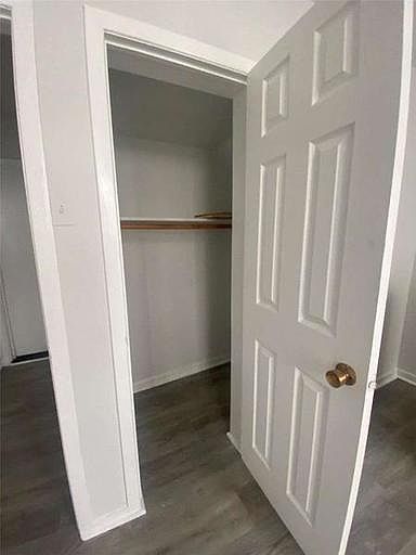 2nd image of 632 Yonge St