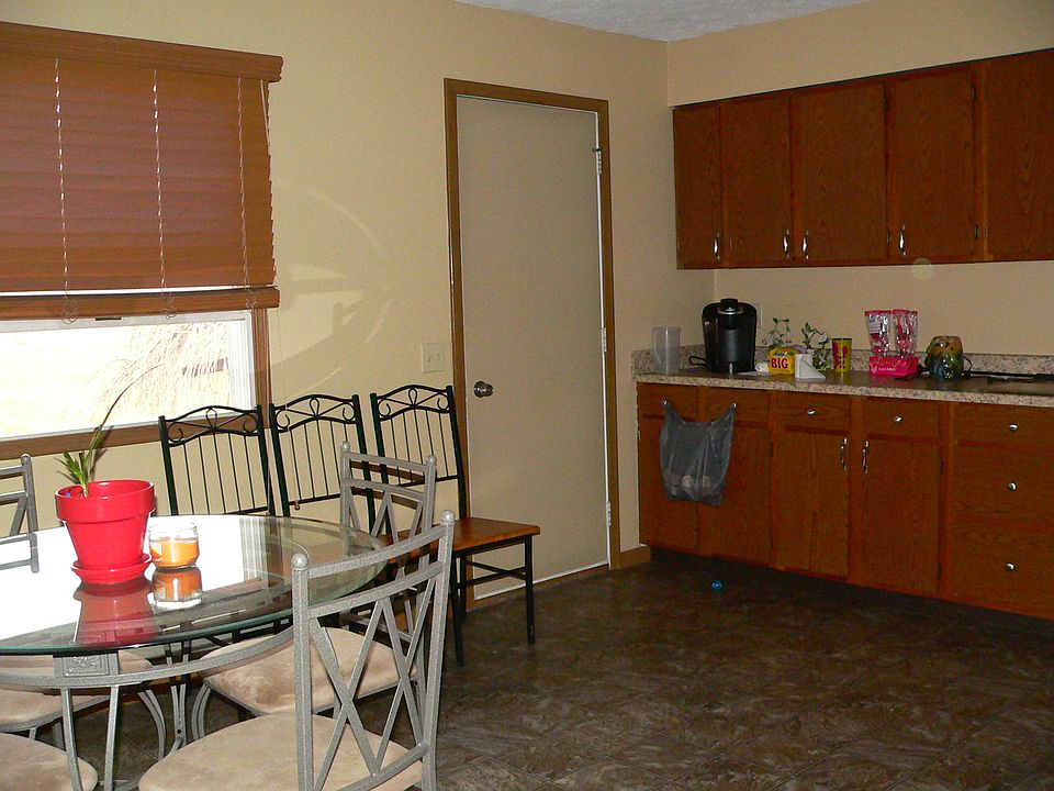 2nd image of 26 Cedar St