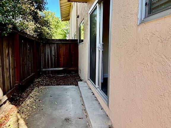 5th image of 1730 Lacassie Ave #17