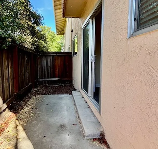 1730 Lacassie Ave — Photo 12