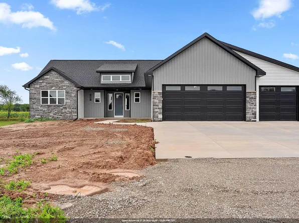 1041 Sandpiper Dr, Menasha, WI 54952