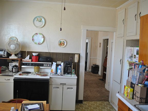 2nd image of 116 Cottage St
