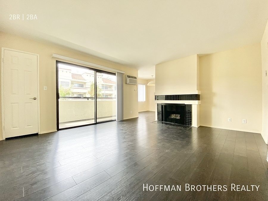 1st image of 3504 Jasmine Ave #104