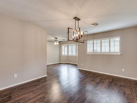 4th image of 2025 Meadowcreek Dr
