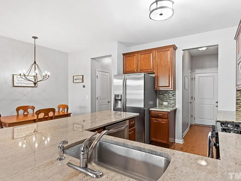 2438 Baslow Dr — Photo 17