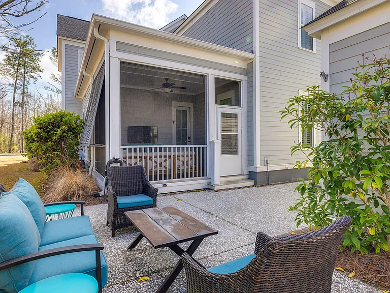 1589 Banning St — Photo 36