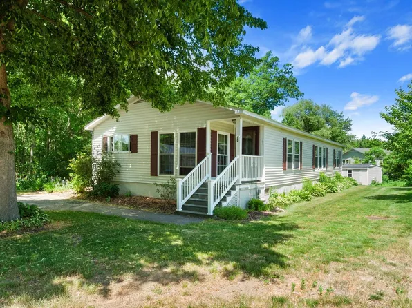10 Aberdeen Drive, Stratham, NH 03885