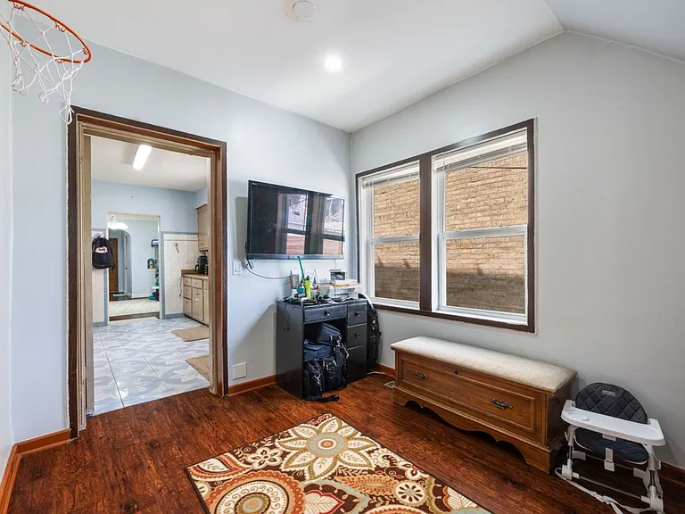 5639 N Saint Louis Ave #1 — Photo 7