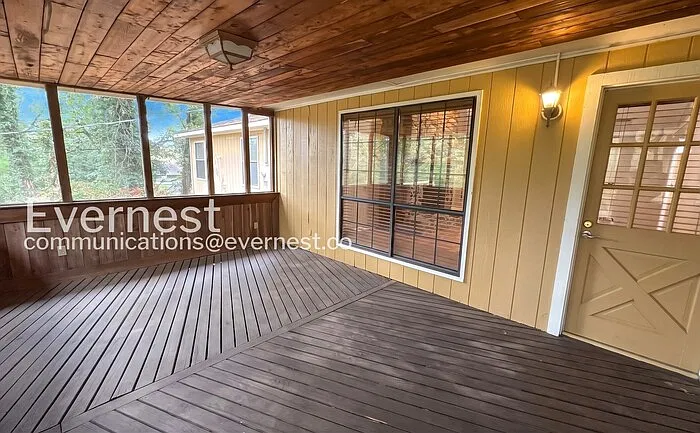 3 bed, 2.5 bath, 2094 sqft, $1,995 — Photo 4