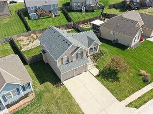 908 NW 112th Ter, Kansas City, MO 64155