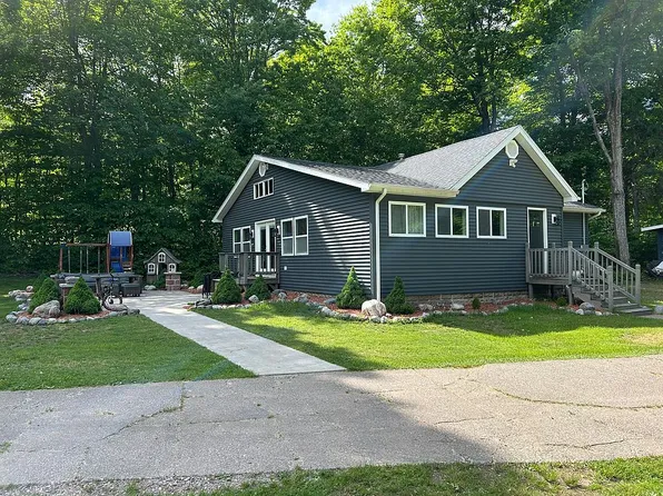 2761 W 14th St, Sault Sainte Marie, MI 49783