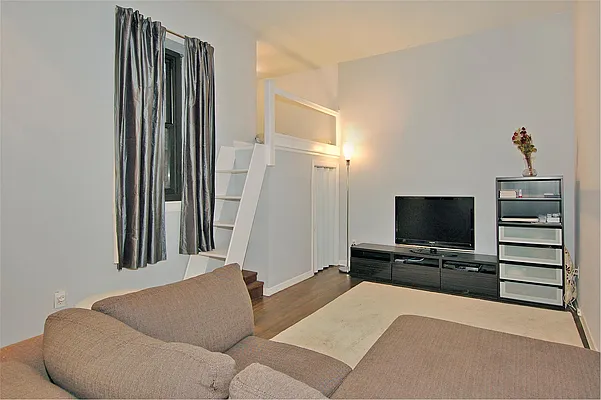 Sold by Douglas Elliman | media 15