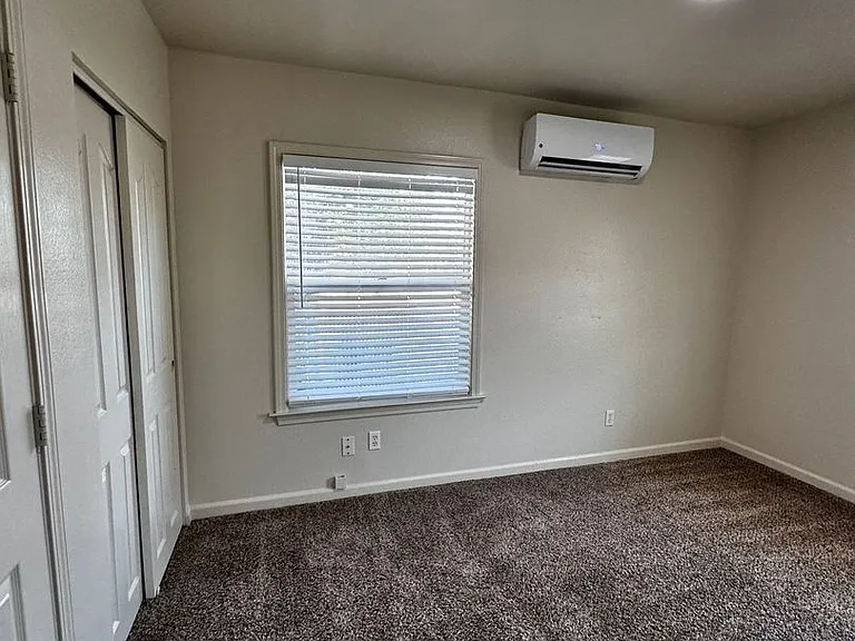 1836 Continental St — Photo 17