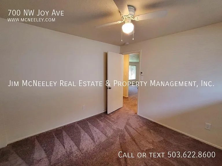 700 NW Joy Ave — Photo 11
