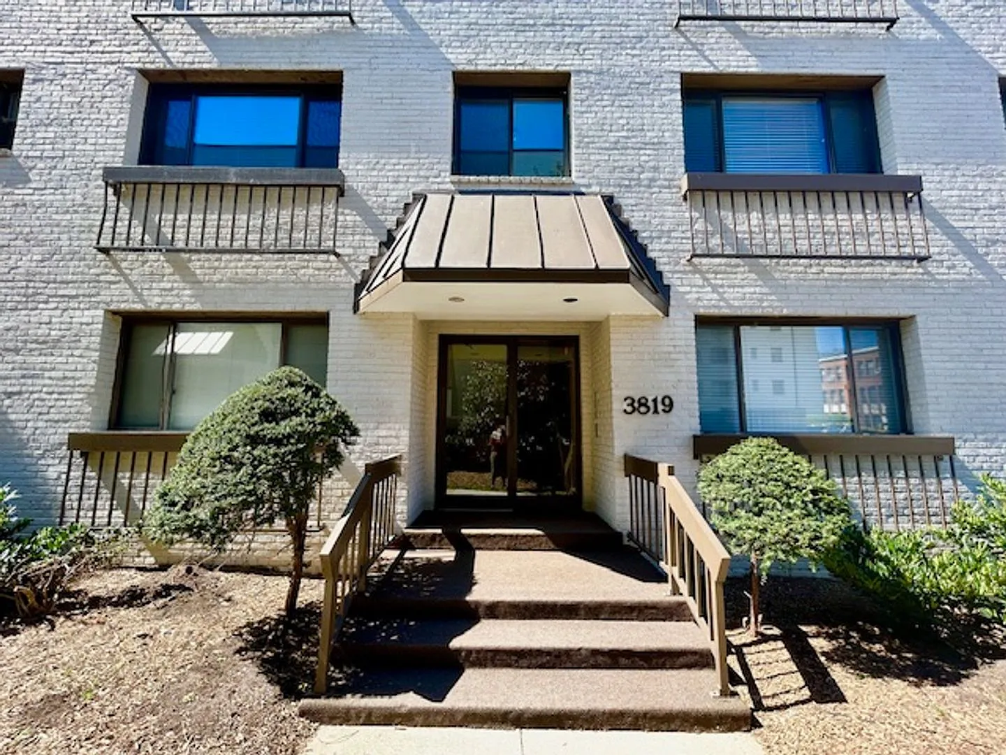 3819 Davis Pl NW APT 1 photo 1