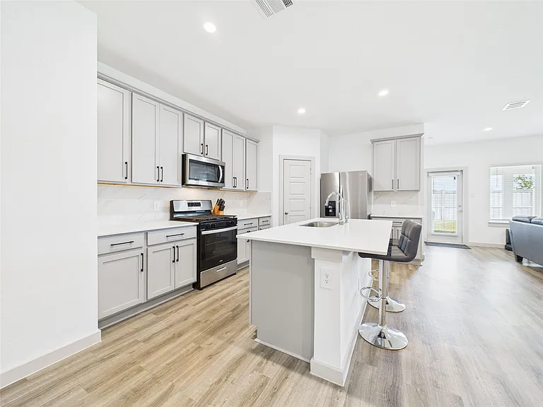 1127 Curly Angora Ct — Photo 10