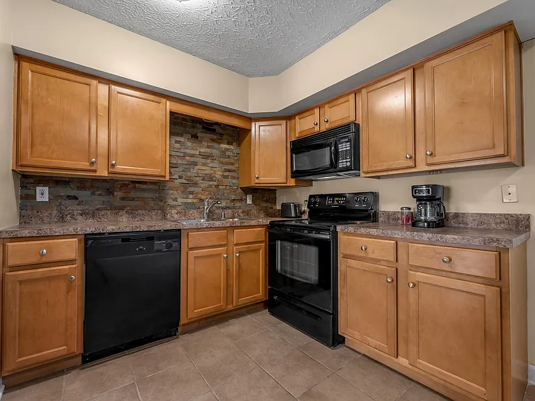 139 Regency Point Path — Photo 10