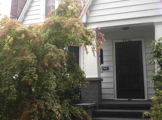 7334 18th Ave NE, Seattle, WA 98115