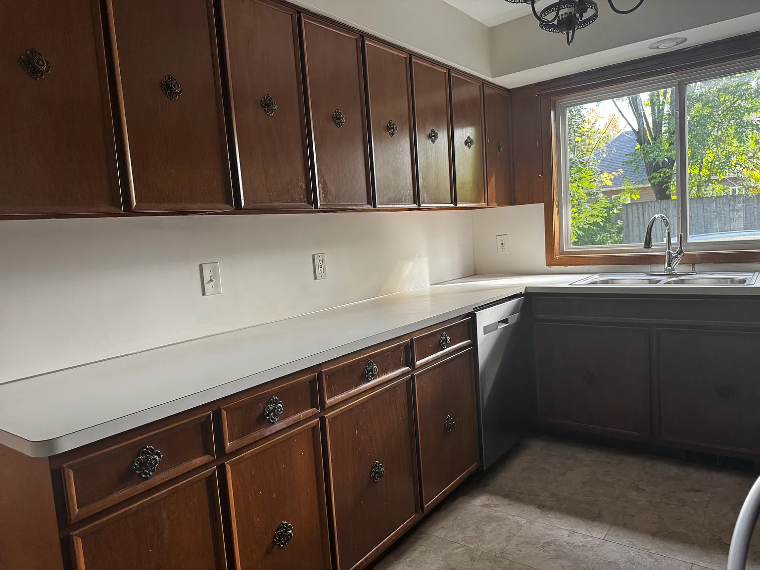 3 bed, 1934 sqft, $2,300 — Photo 4